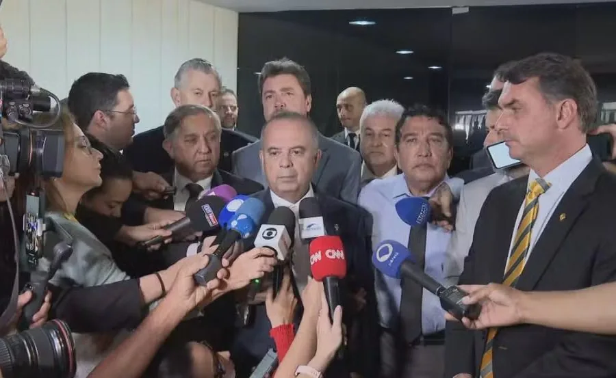 Oposição desocupa plenário do Senado Federal