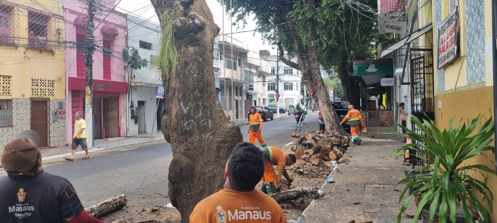 Centro de Manaus recebe mutirão de limpeza e revitalização urbana