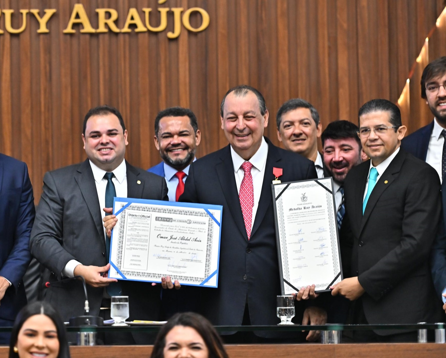 Deputados articulam filiação ao PSD visando eleições de 2026