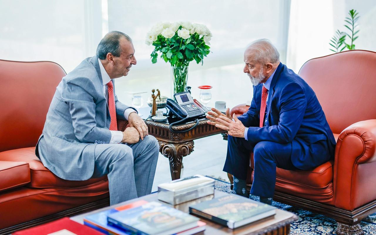 Omar participa de reunião com Lula e Kassab no Alvorada