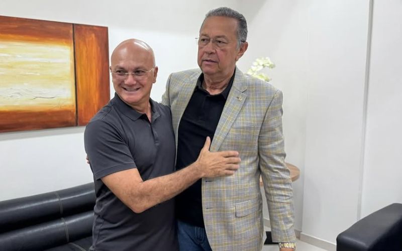 Reunião entre Silas Câmara e Coronel Menezes aquece tabuleiro político