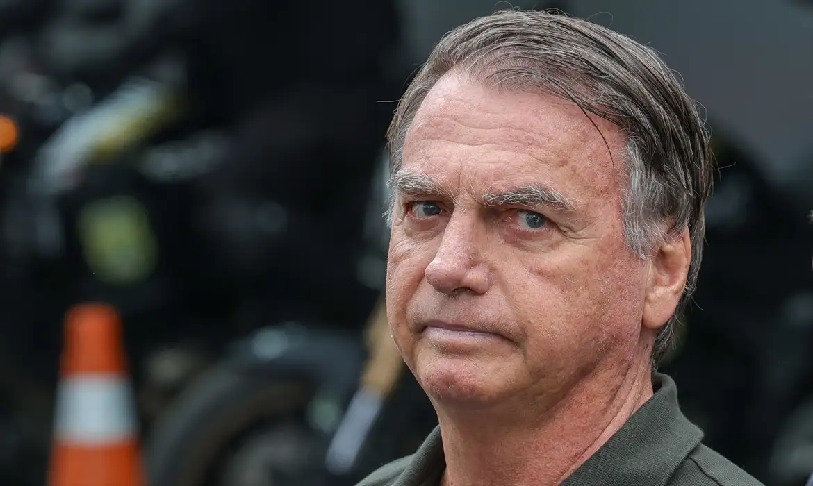 Moraes autoriza Bolsonaro a comemorar aniversário da filha em casa