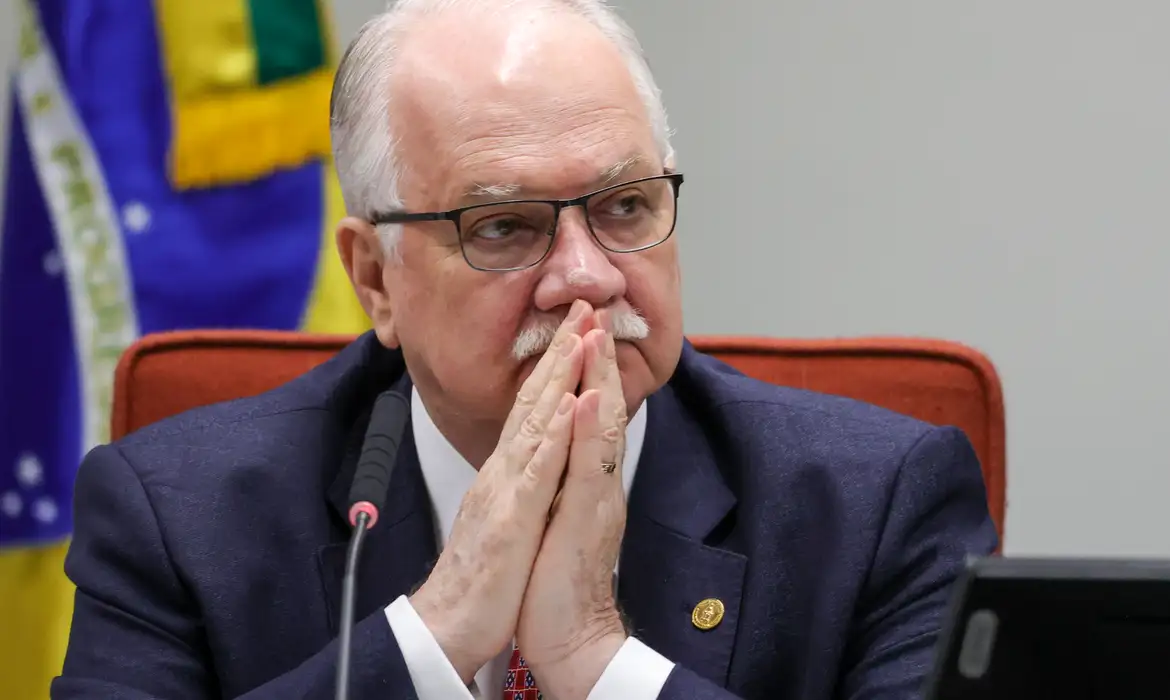 Filha de Fachin é alvo de agressões em universidade em Curitiba