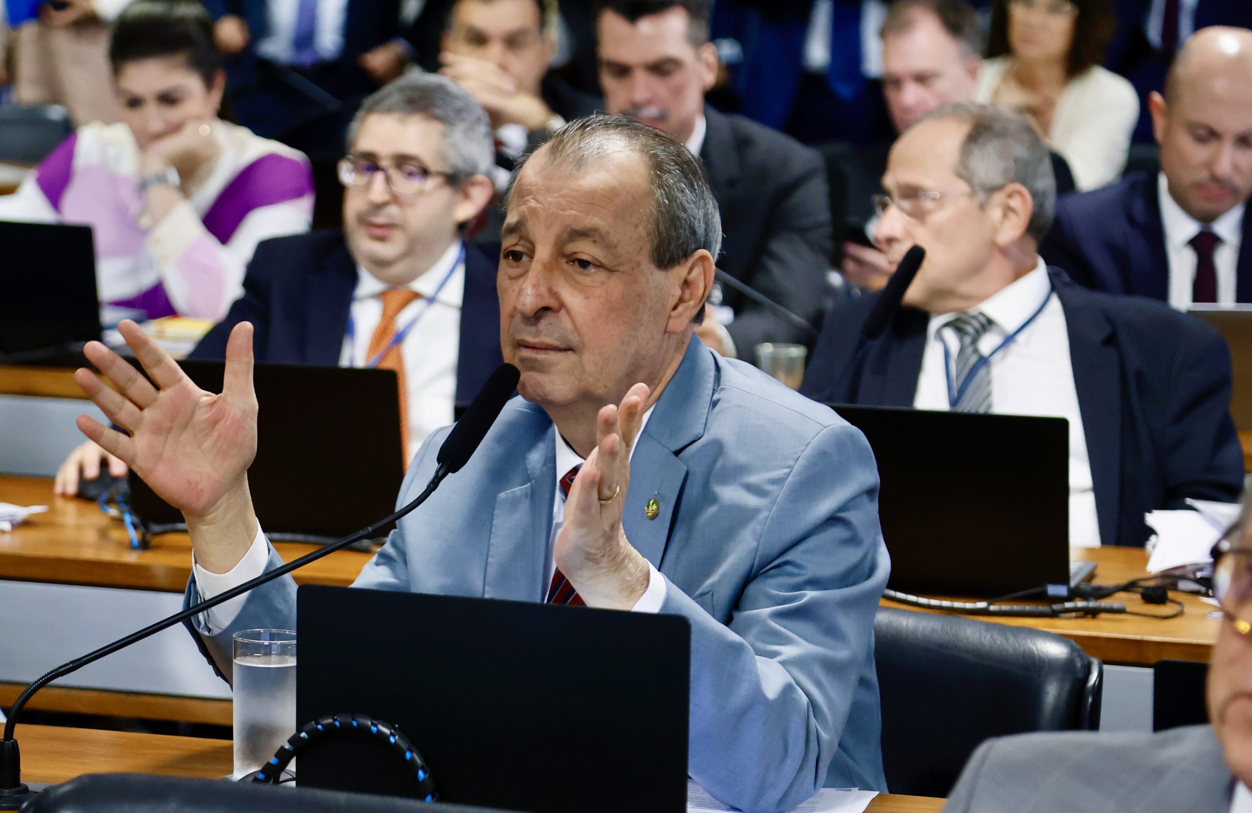 Omar Aziz se manifesta contra PEC da Blindagem e PL da Anistia: ‘Mecanismos de impunidade’