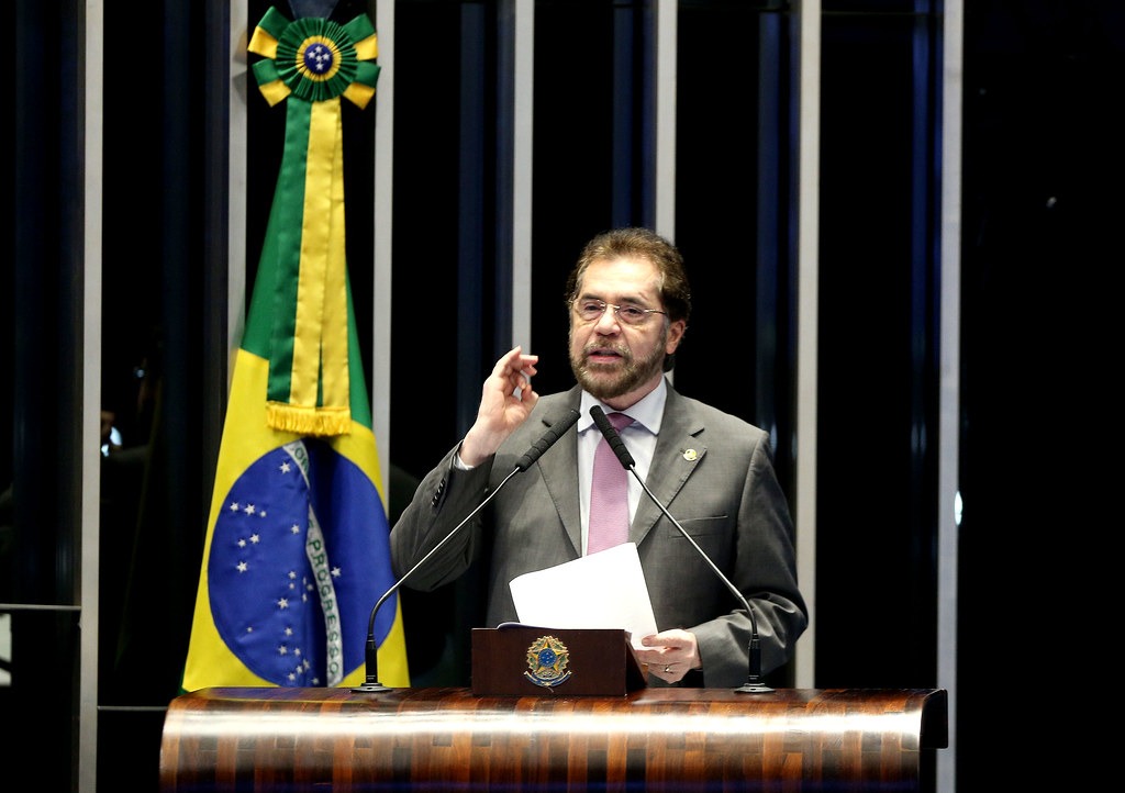 Senado aprova avanço de lei de Plínio Valério que endurece contratos com ONGs