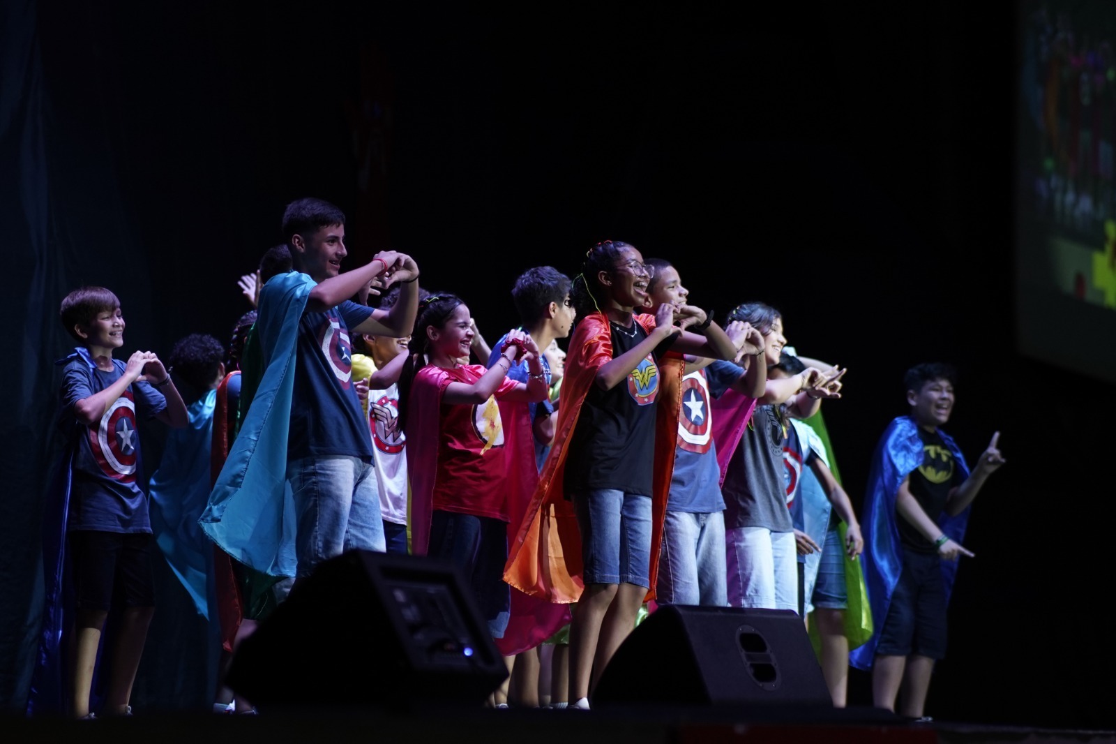 ‘Noite dos Heróis’ reúne adolescentes em evento gratuito em Manaus