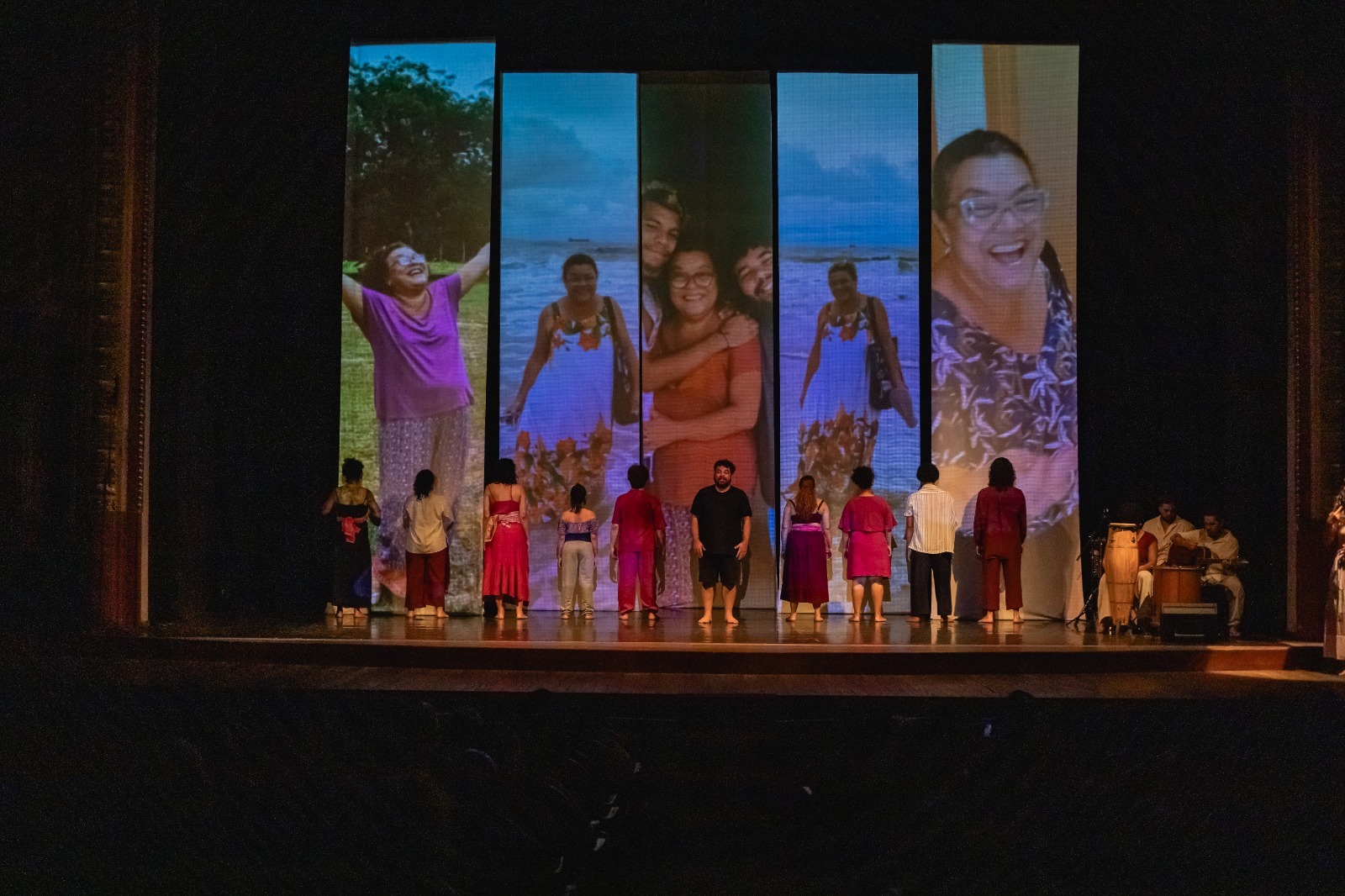 Ateliê 23 apresenta nova versão do espetáculo ‘Helena’ no Teatro Icbeu