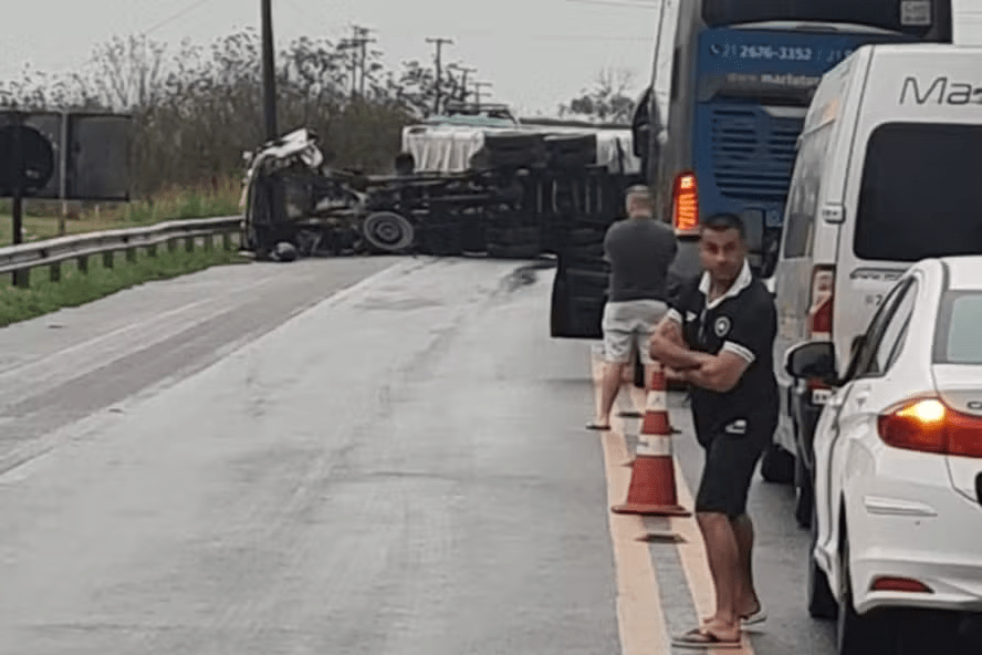 Acidente na BR-393 em Vassouras deixa duas pessoas mortas