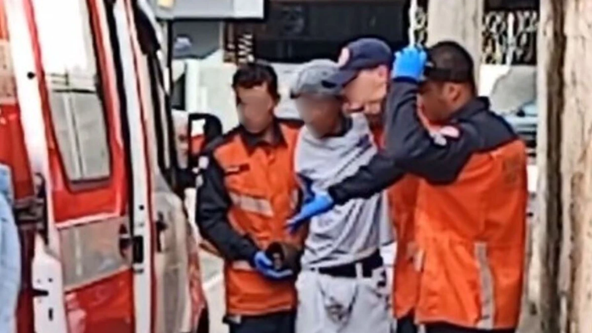 Açougueiro tem mão triturada por máquina de moer carne em supermercado