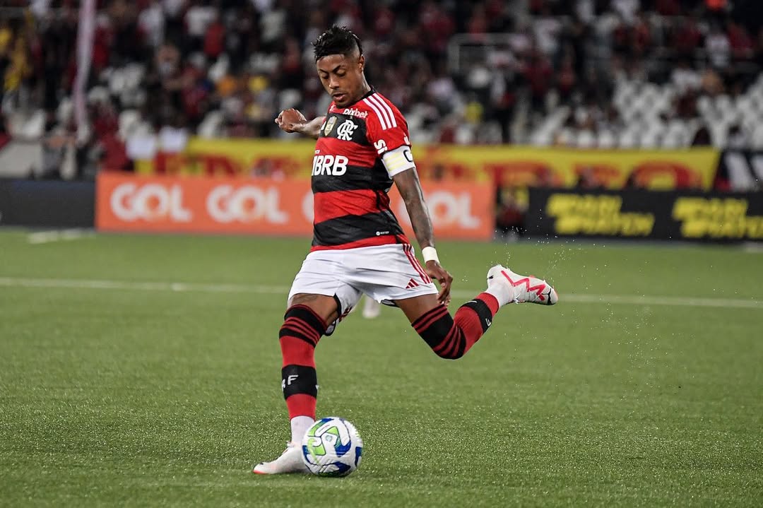 Bruno Henrique é suspenso por 12 jogos pelo STJD