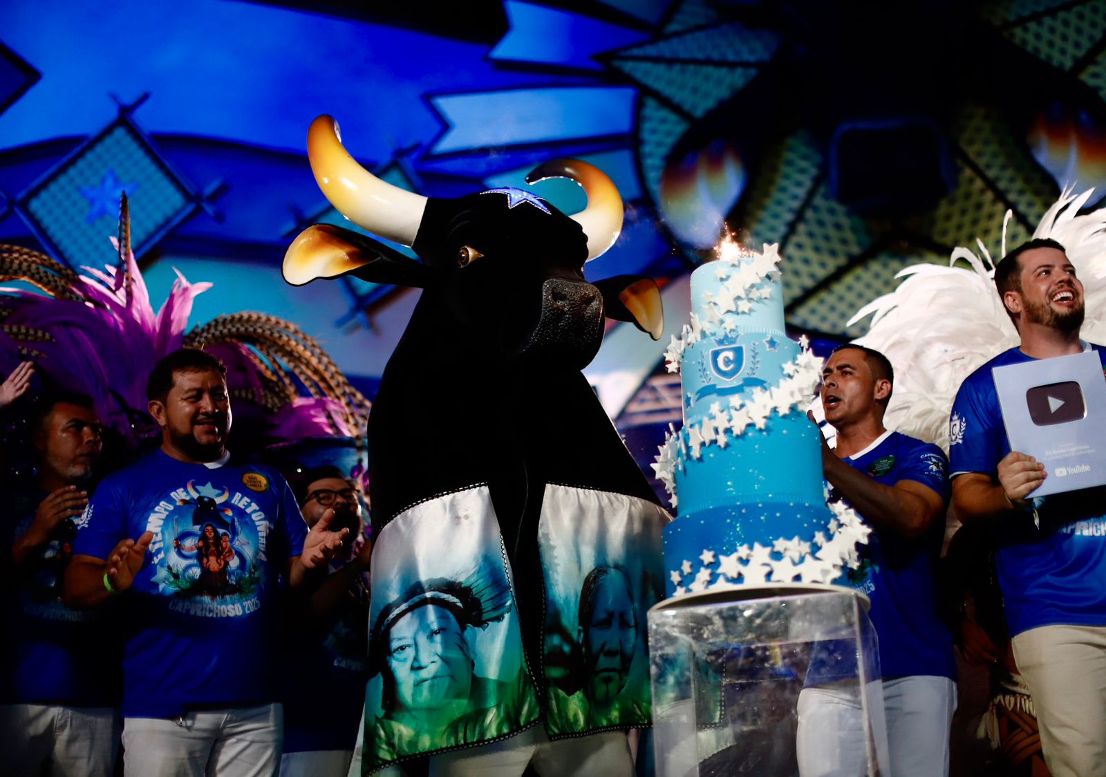 Caprichoso celebra 112 anos com festa em Parintins