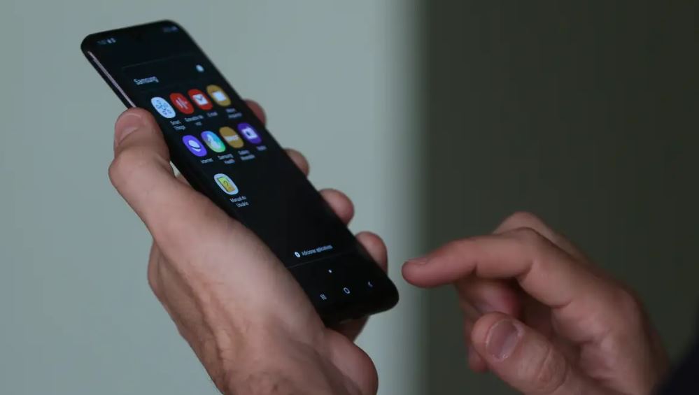 Pesquisa mostra avanço em salas de aula com proibição de celulares