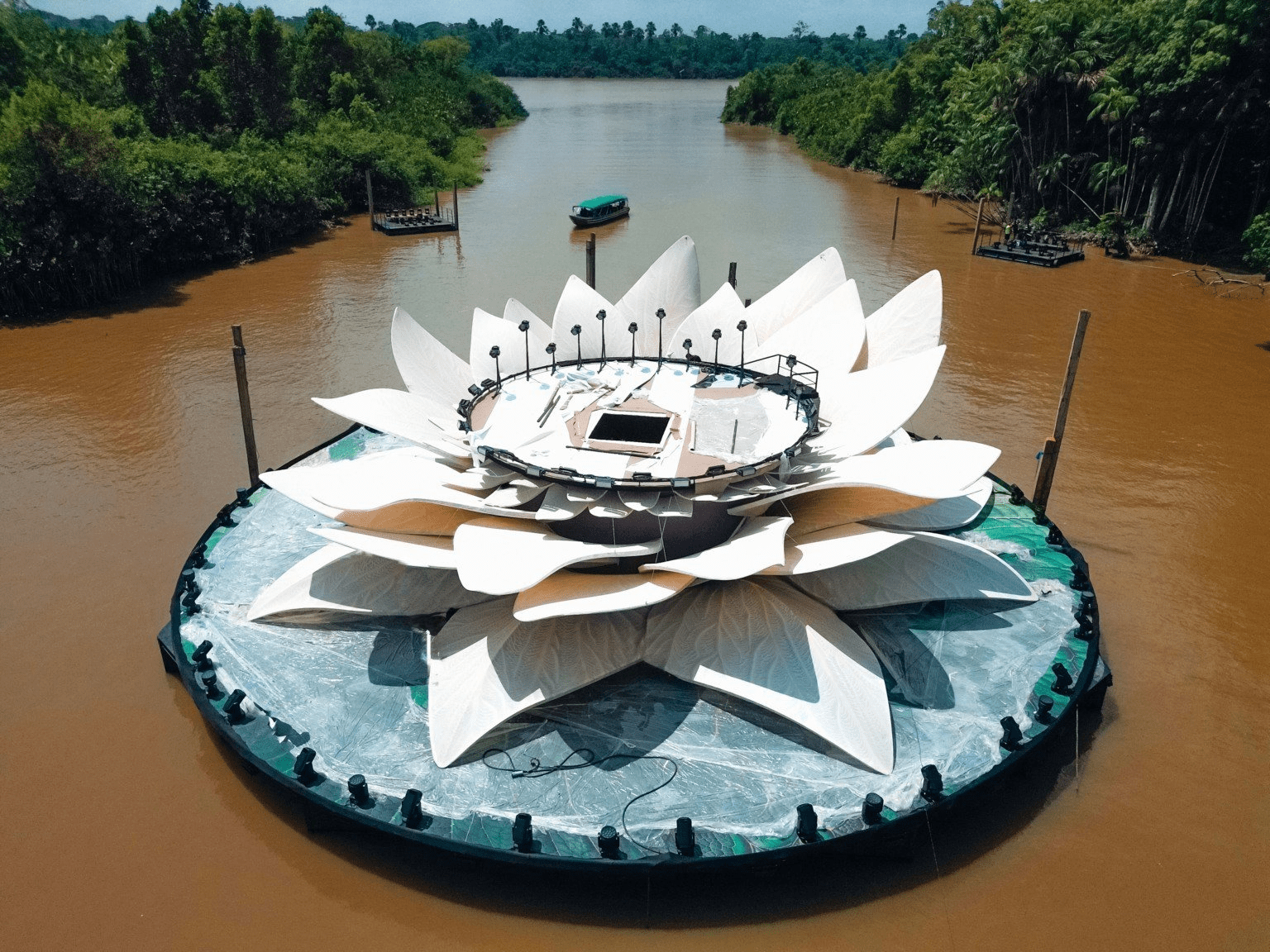 Deputada critica R$ 30 mi para palco flutuante da COP30 em Belém