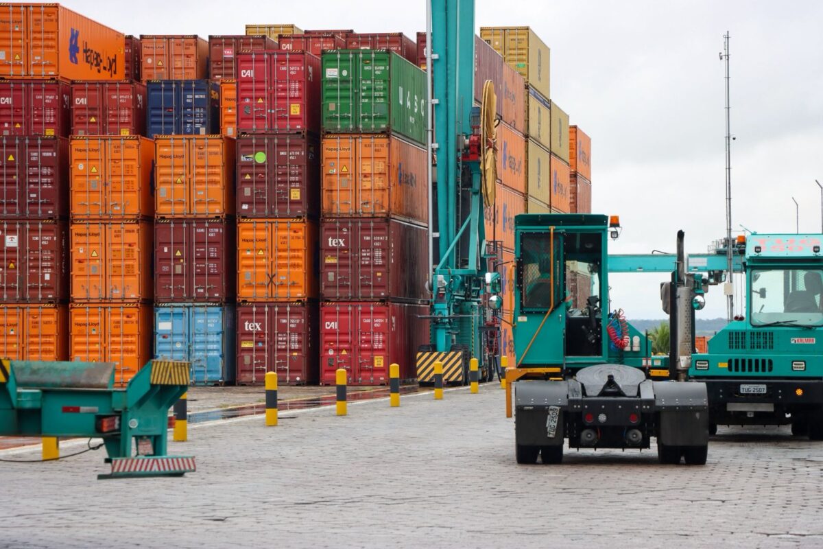 Exportações crescem, mas importações ainda pesam na economia do Amazonas