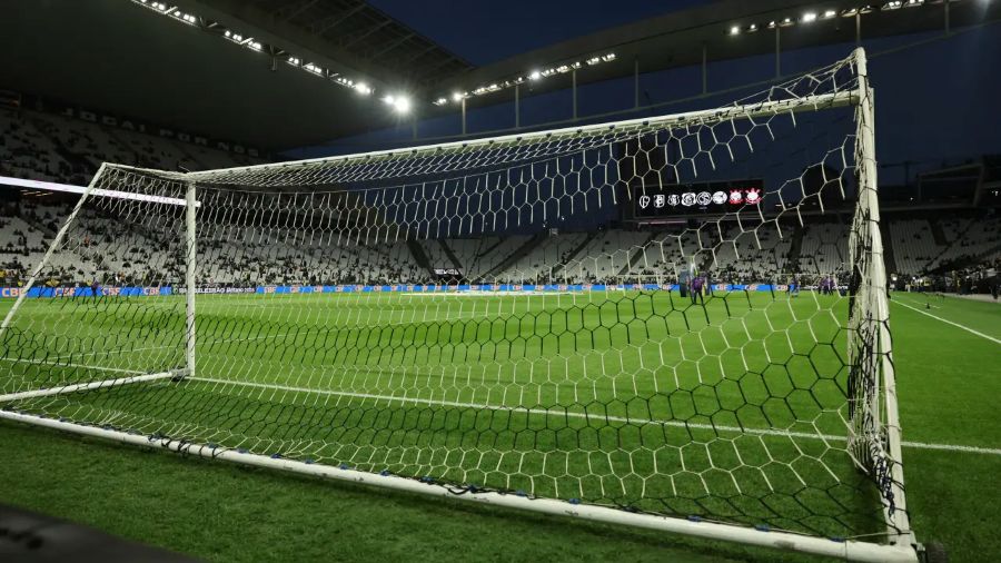 Duelo entre Corinthians e Flamengo agita o Brasileirão