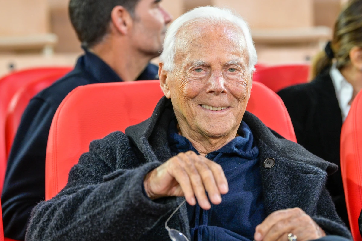 Morre Giorgio Armani aos 91 anos, ícone da moda italiana