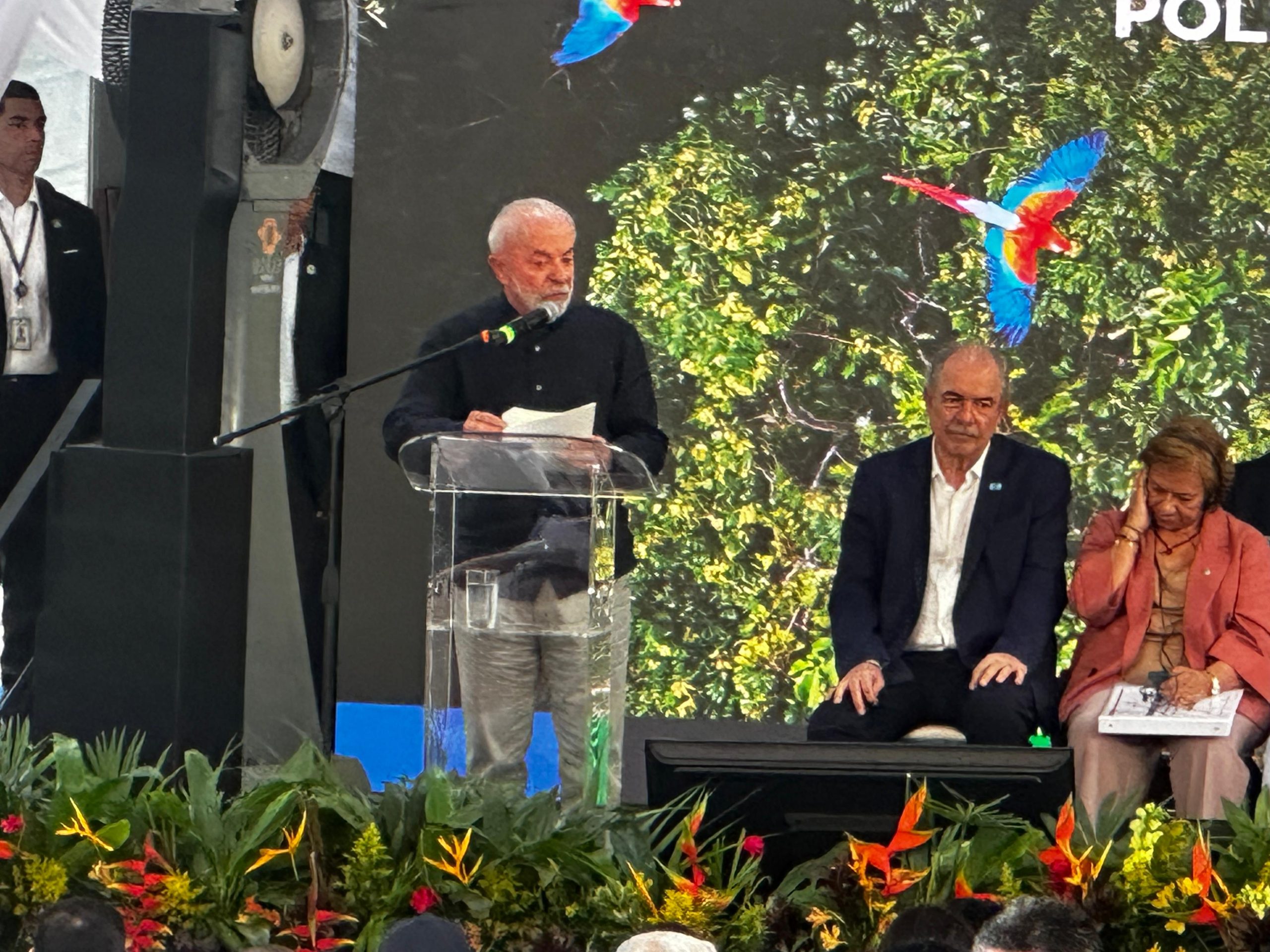 Lula inaugura centro internacional em Manaus para combater crimes na Amazônia