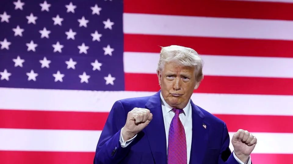 Fortuna de Trump quase dobra em um ano