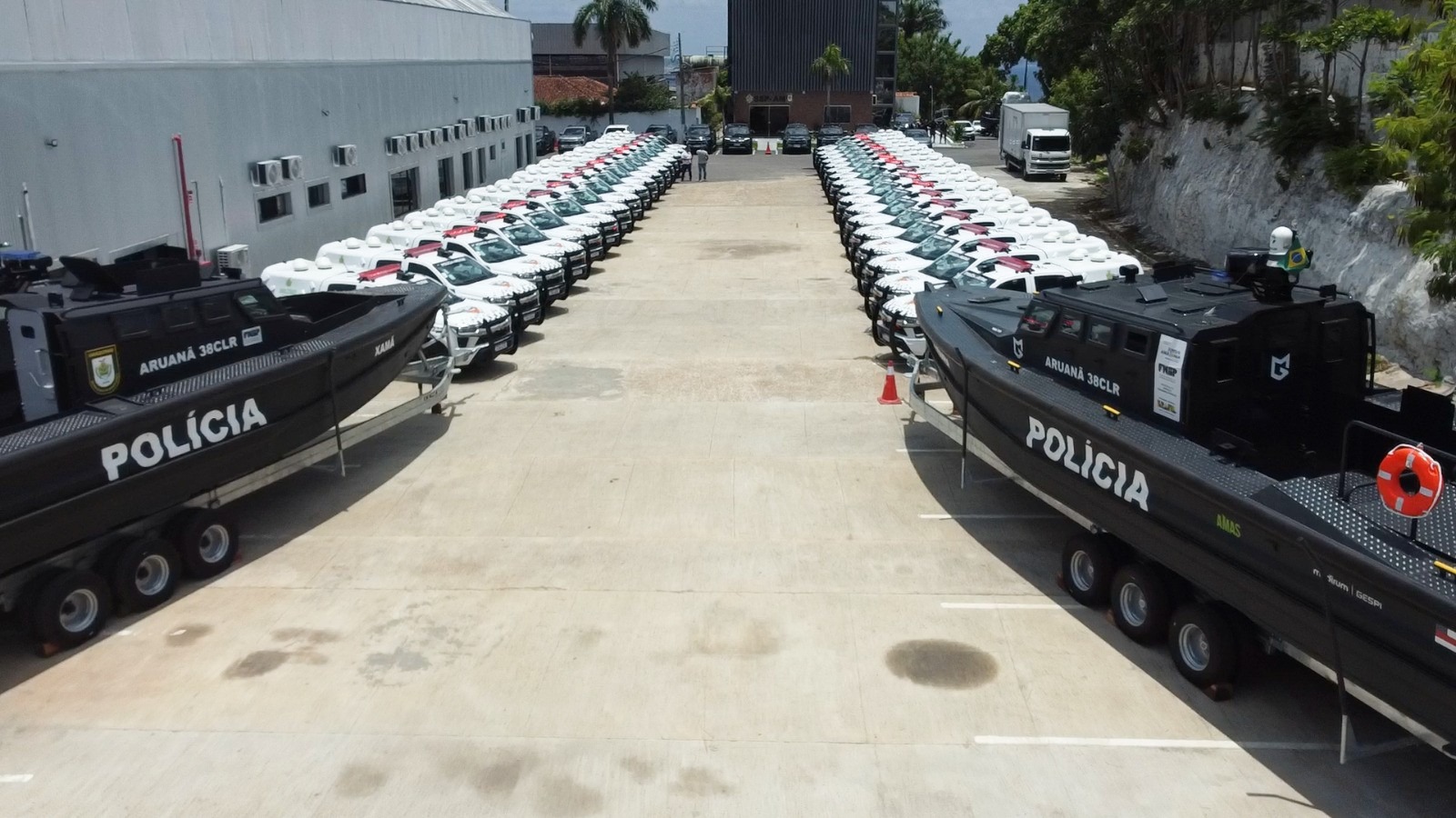 Wilson Lima destaca recorde de apreensões em entrega de viaturas