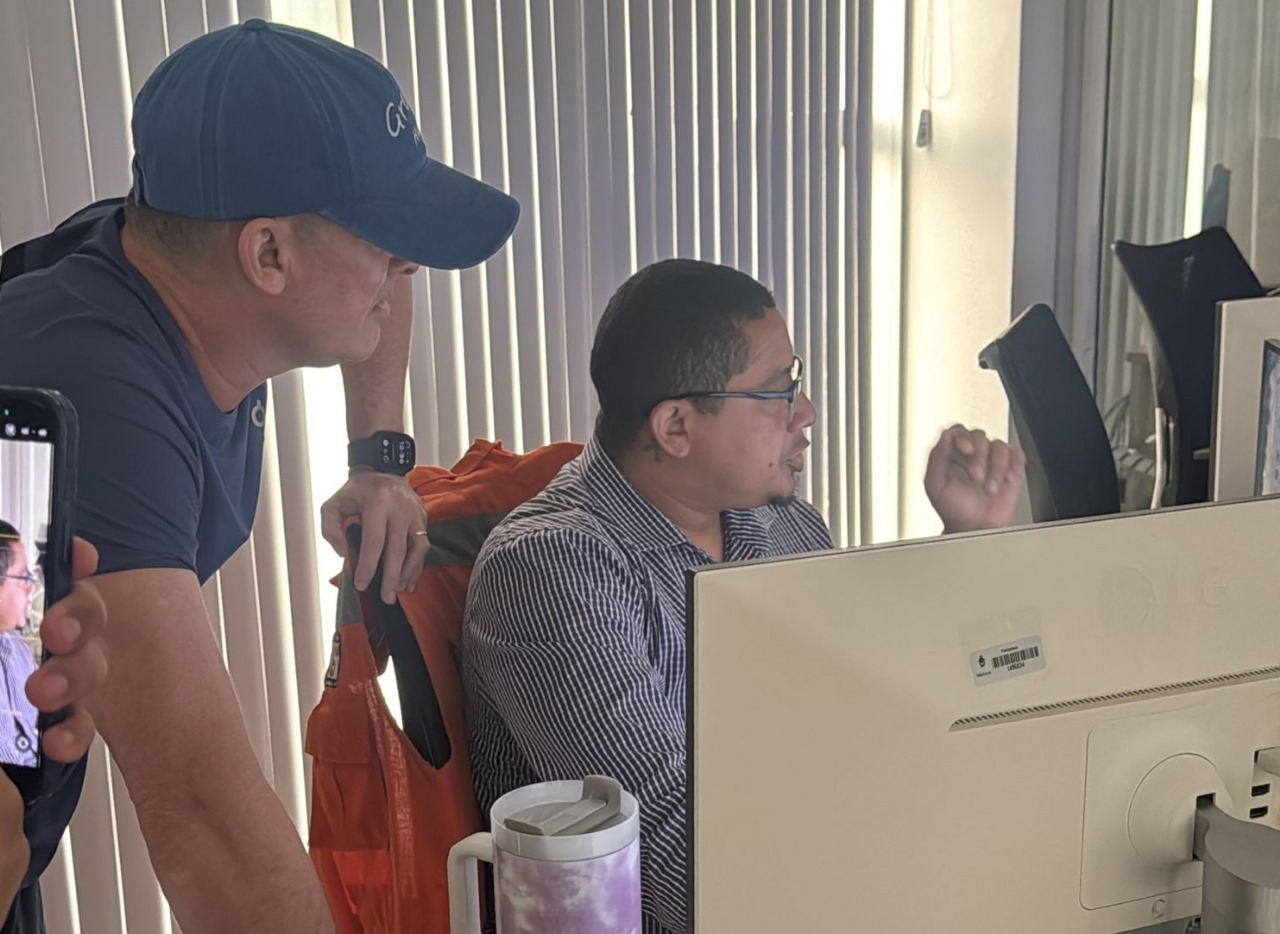 David Almeida acompanha ações após forte chuva causar alagamentos em Manaus