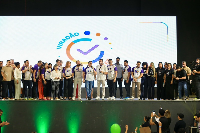 David Almeida encerra ‘Viradão Saeb 2025’ com mais de 7 mil estudantes