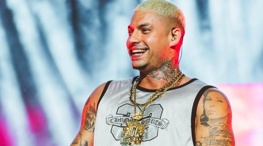 Filipe Ret faz show em praia de Manaus no dia 1º de novembro