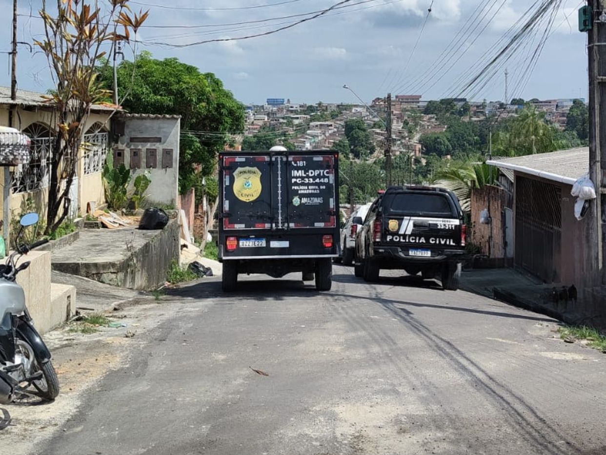 Mulher é encontrada morta dentro de garagem na Zona Norte de Manaus