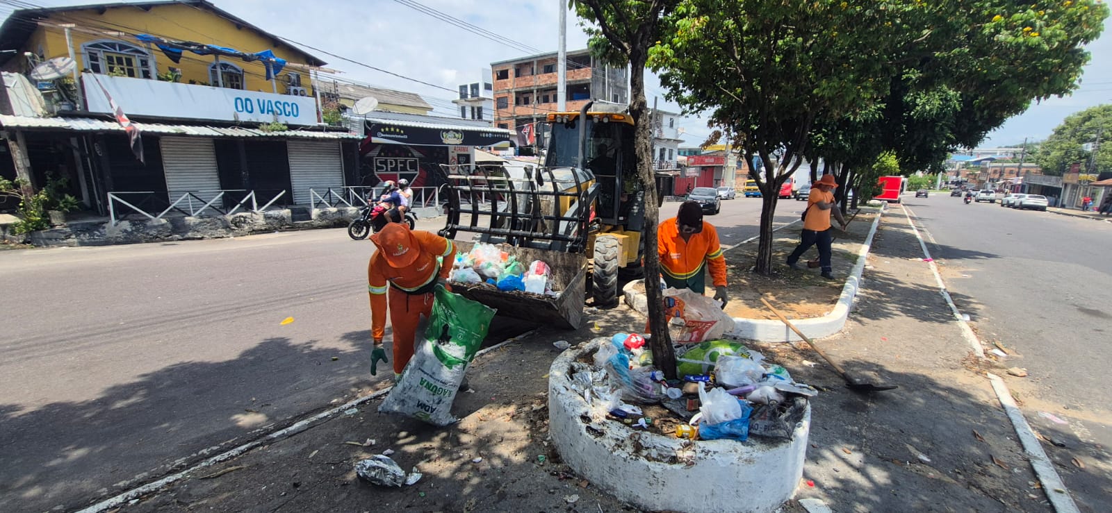 Combate a lixeiras irregulares retira 3,7 mil toneladas de lixo em Manaus