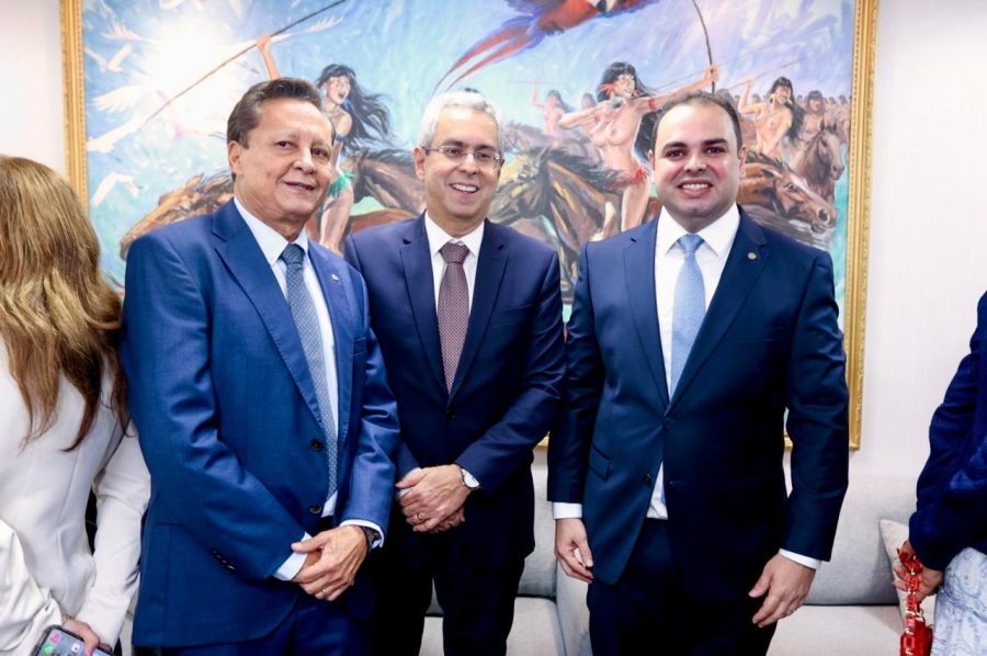 Ministro do STJ recebe Título de Cidadão do Amazonas