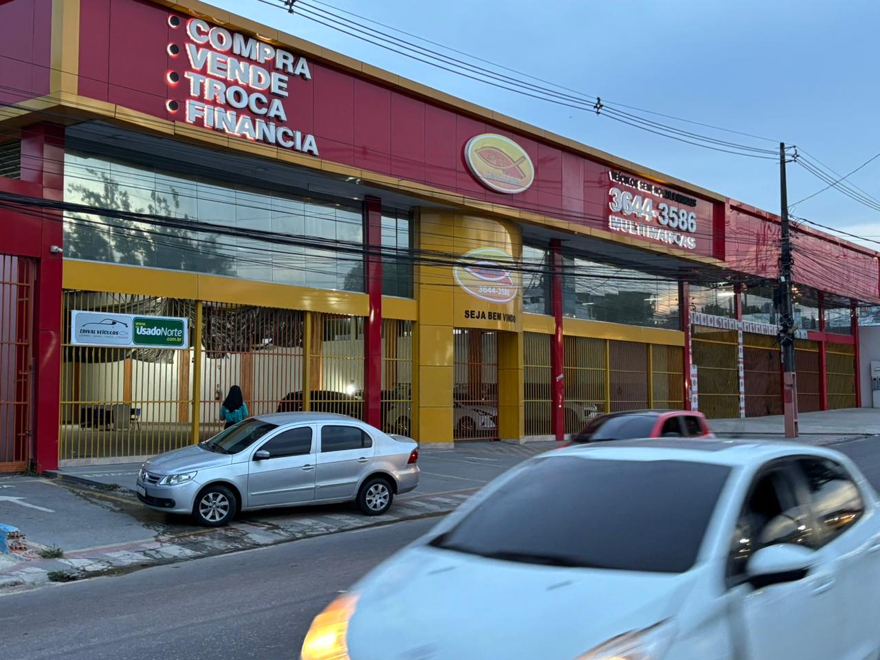 Polícia investiga loja de veículos em Manaus por receptação de carros de luxo