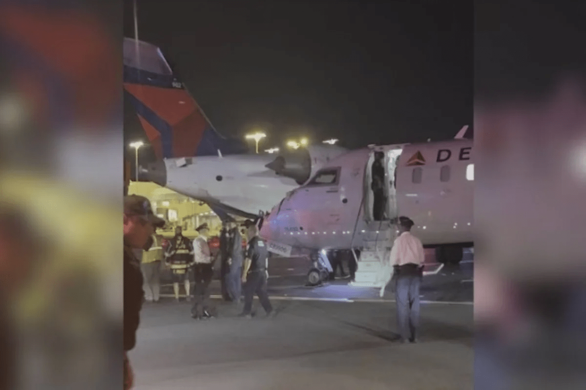 Colisão entre aviões da Delta em Nova York fere comissária de bordo