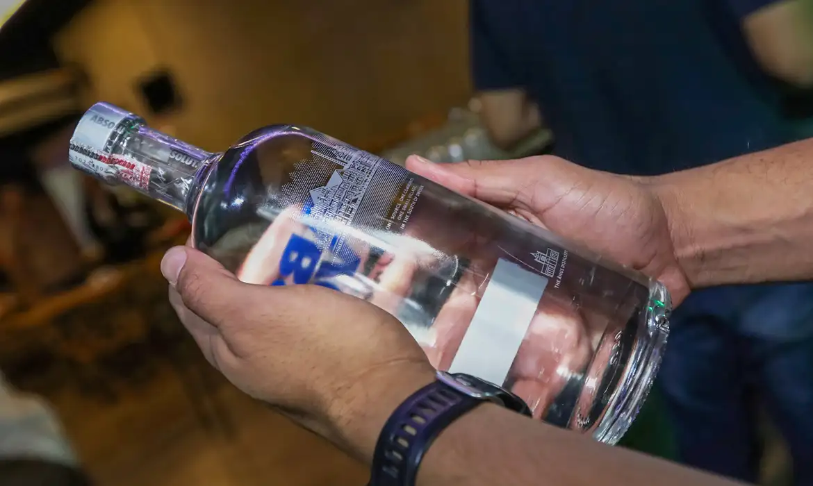 Sobe para cinco o número de mortes causadas por metanol em SP