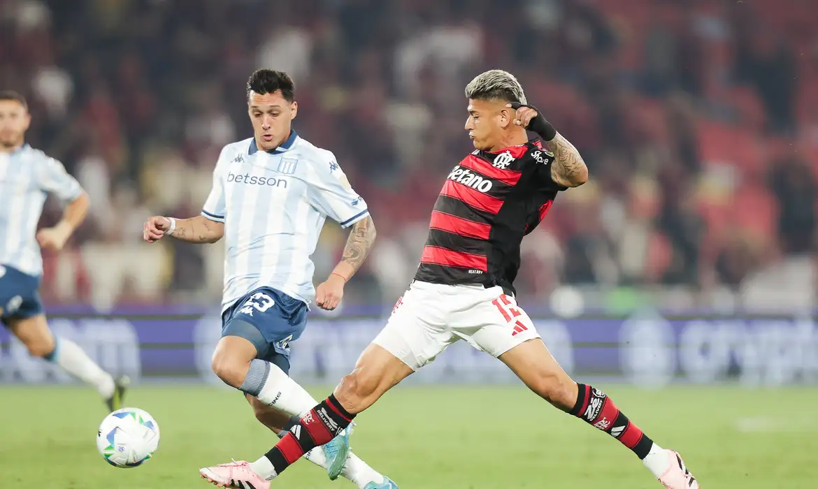 Carrascal é suspenso pelo STJD e desfalca Flamengo por três jogos
