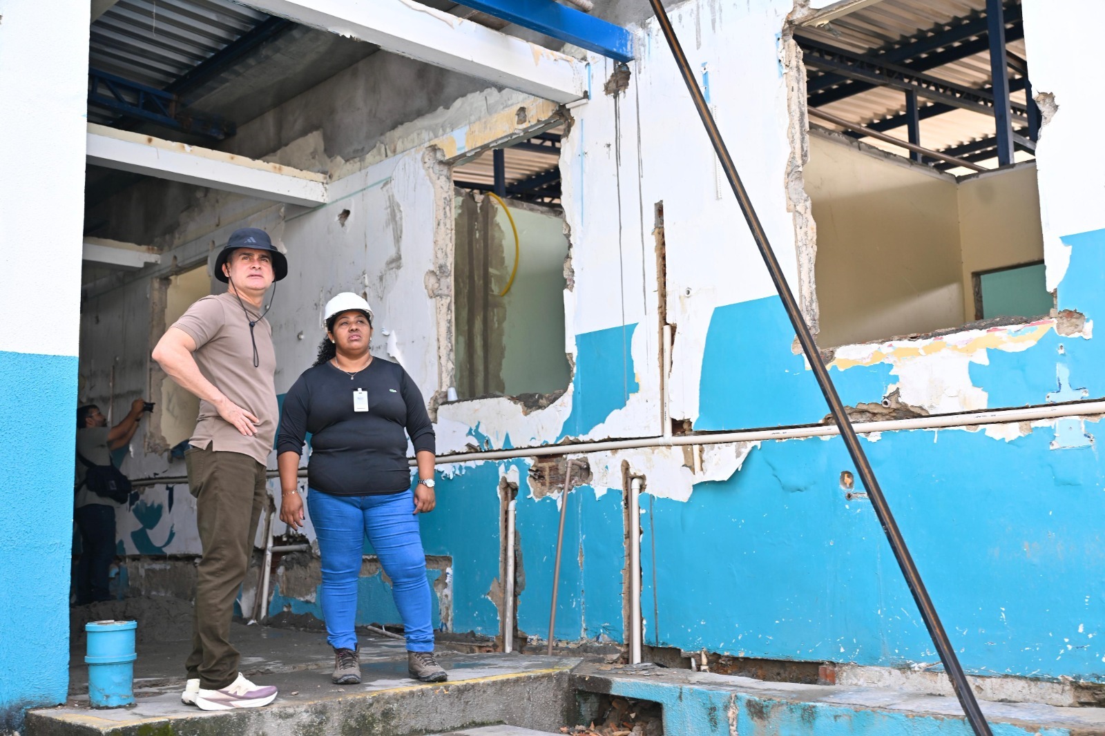 Compensa policlínica reformada com especialistas e exames de média complexidade