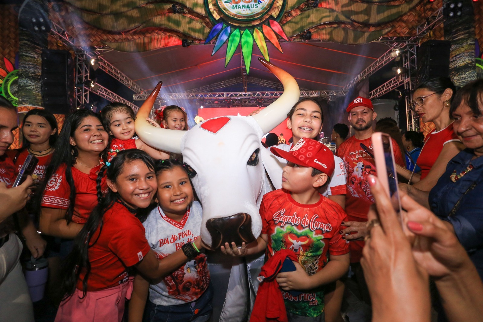 ‘Boizinho Manaus’ encerra com sucesso a Feirinha do Tururi no mirante Lúcia Almeida