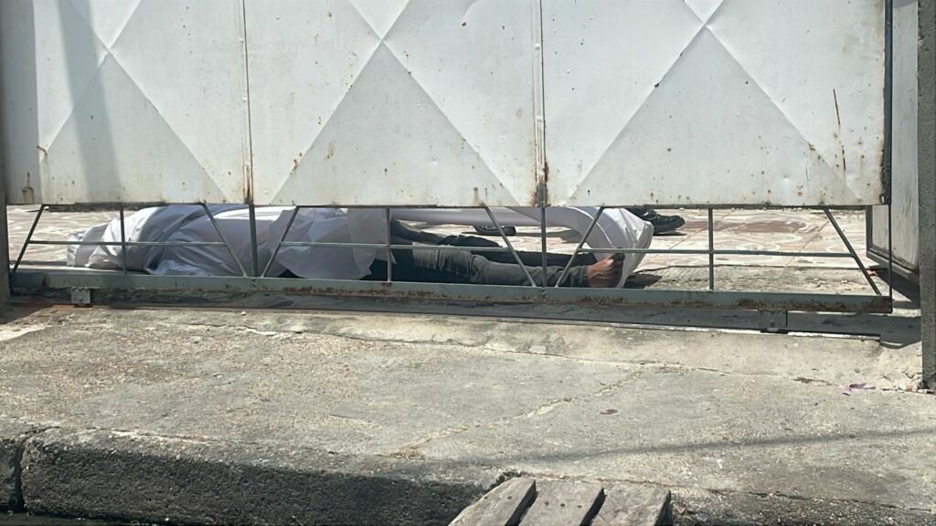 Homem morre eletrocutado enquanto fazia reparo no forro de casa em Manaus