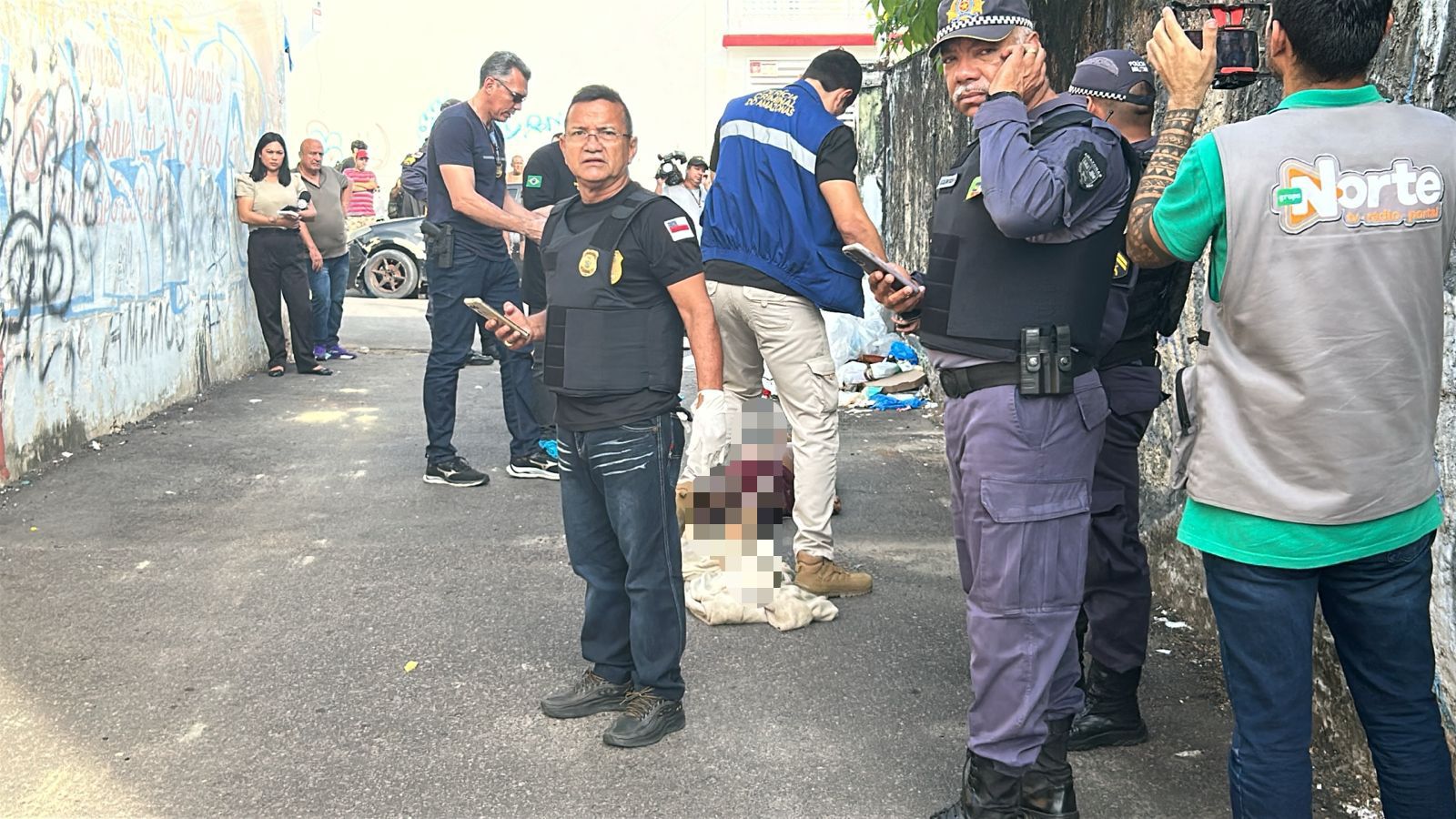Homem é encontrado morto com escoriações na Praça 14, em Manaus