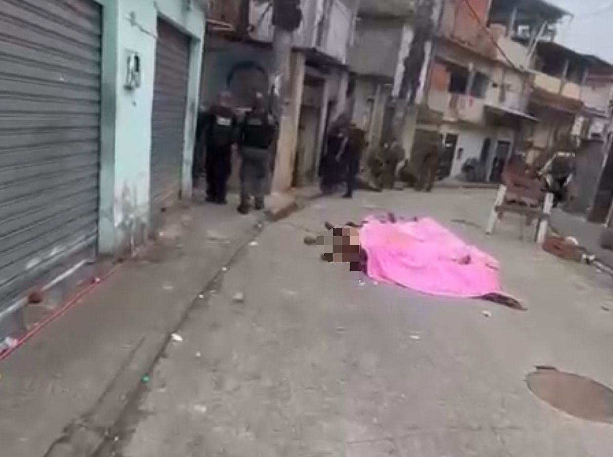 Vídeo mostra corpos espalhados em rua de favela do Rio durante megaoperação