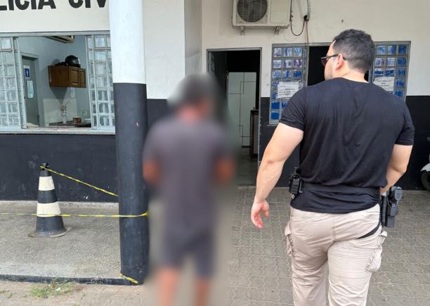 Homem é preso por manter companheira em cárcere privado em Tefé