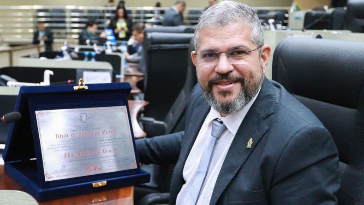 Vereador Elan Alencar nega fraude e afirma que seguirá no cargo