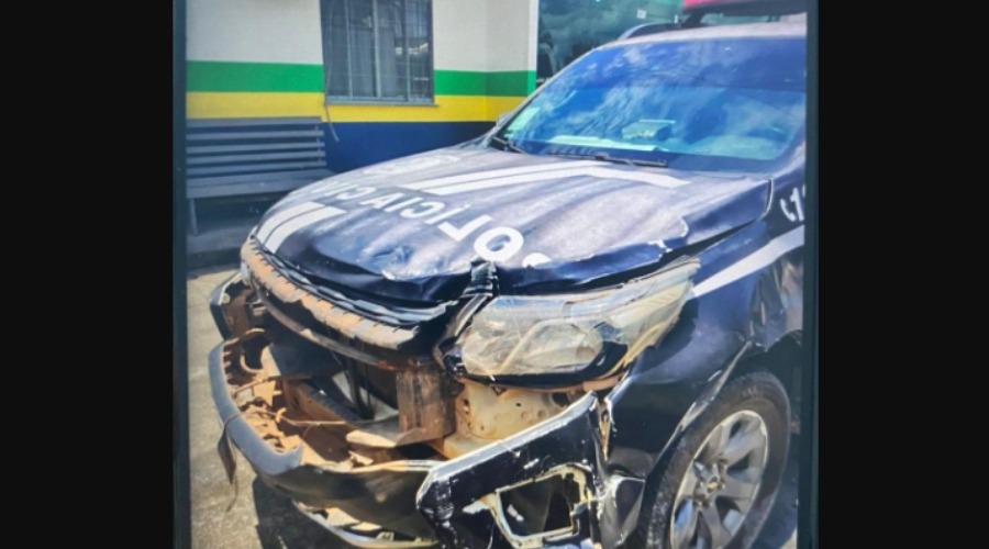 Antes de sexo com presos, investigador levou detentos para beber e bateu viatura no AM