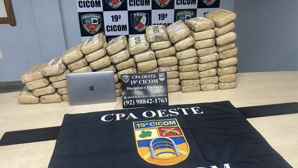 Perseguição termina com 70 tabletes de maconha e caminhonete de luxo apreendidos em Manaus