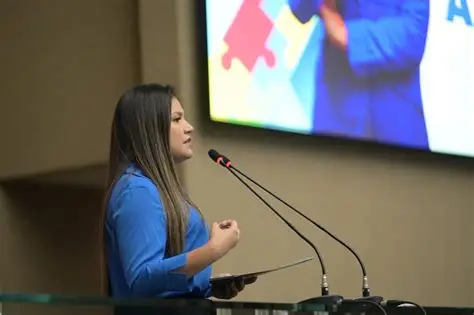 Após redefinir emendas, Joana Darc retorna ao comando da Sepet