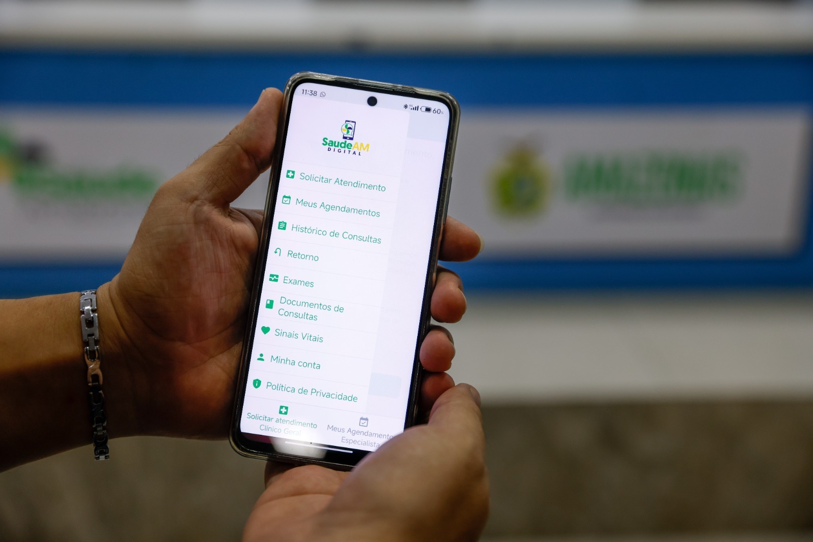 Amazonas lança atendimento médico 24h pelo celular; veja como funciona