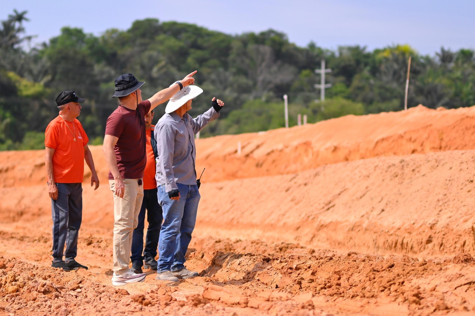 Manaus inicia conclusão da primeira célula do aterro sanitário municipal