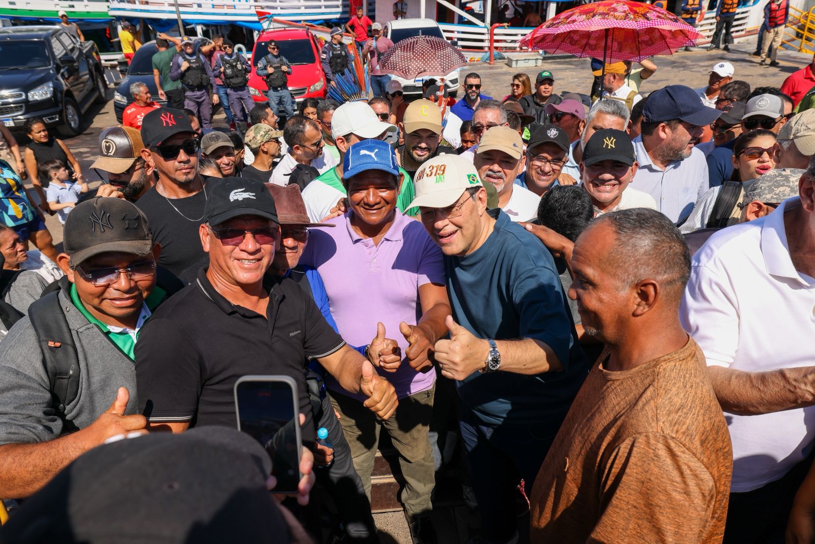 Eduardo Braga anuncia apoio à construção de maternidade em Beruri