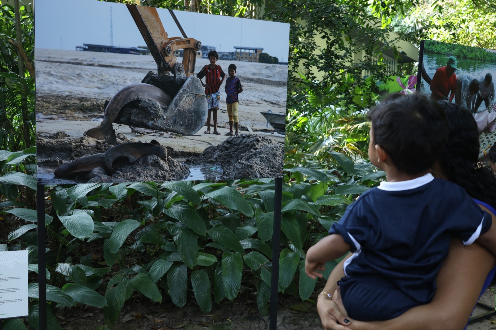 Exposição fotográfica mostra os impactos da seca extrema no Médio Solimões