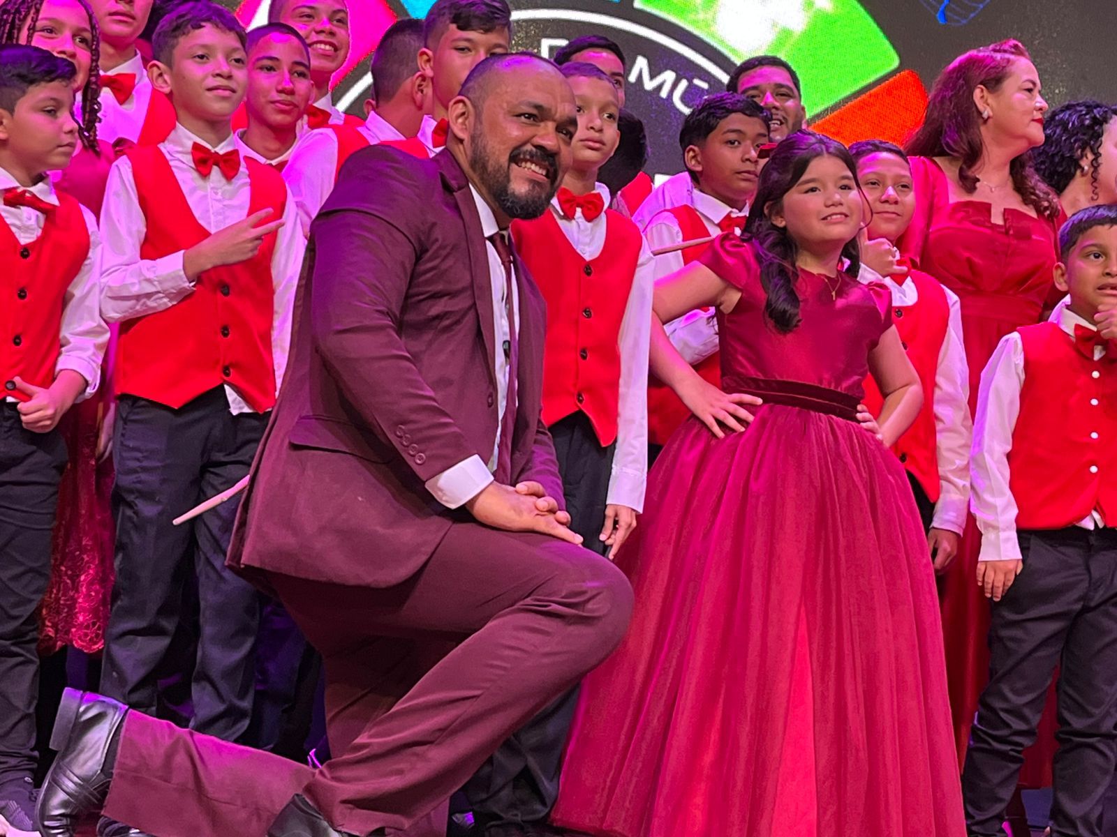 Alunos da ‘Acordes do Céu’ encantam com músicas de filmes e séries em Manaus