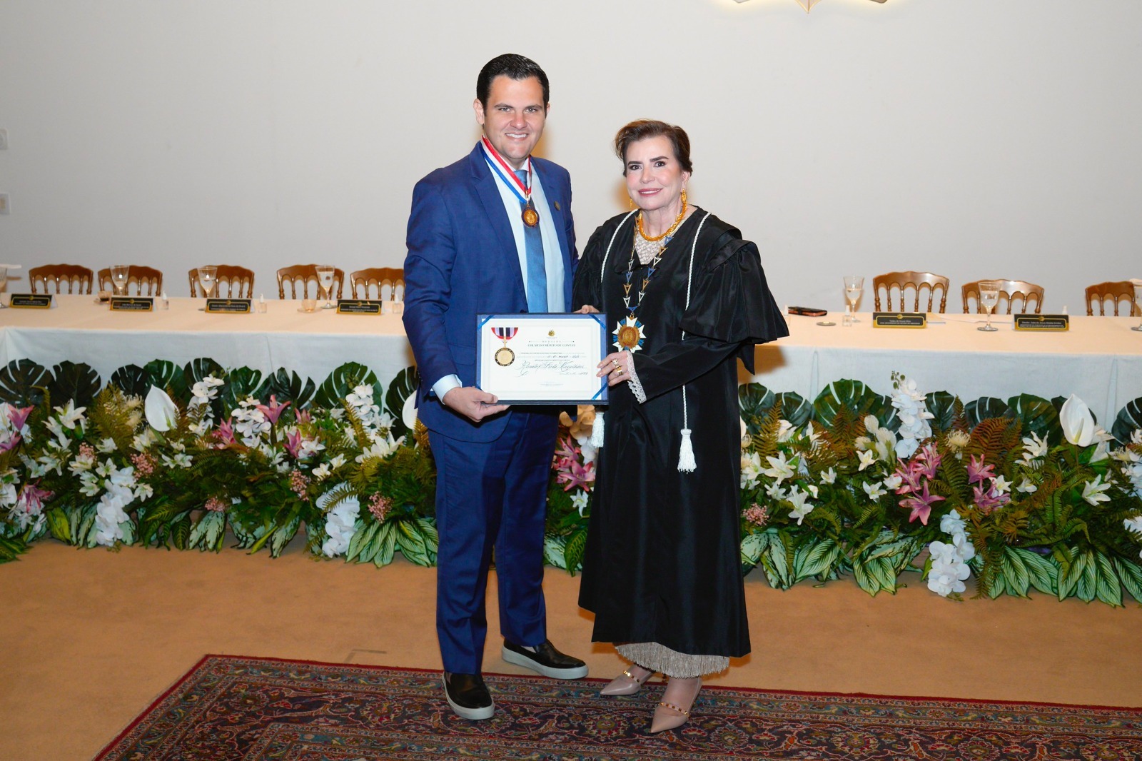 Vice-prefeito de Manaus recebe Colar do Mérito do TCE-AM