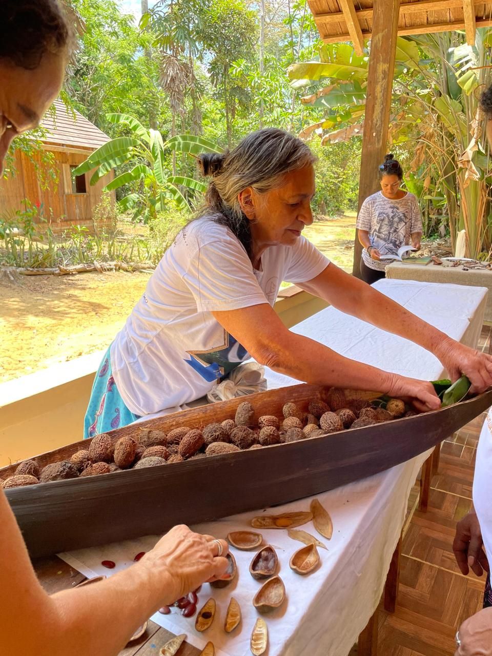 Projeto Uxirana fortalece artesanato caboclo com vivências na floresta